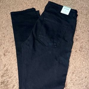 MEN’S SLIM LEG JEAN - BLACK